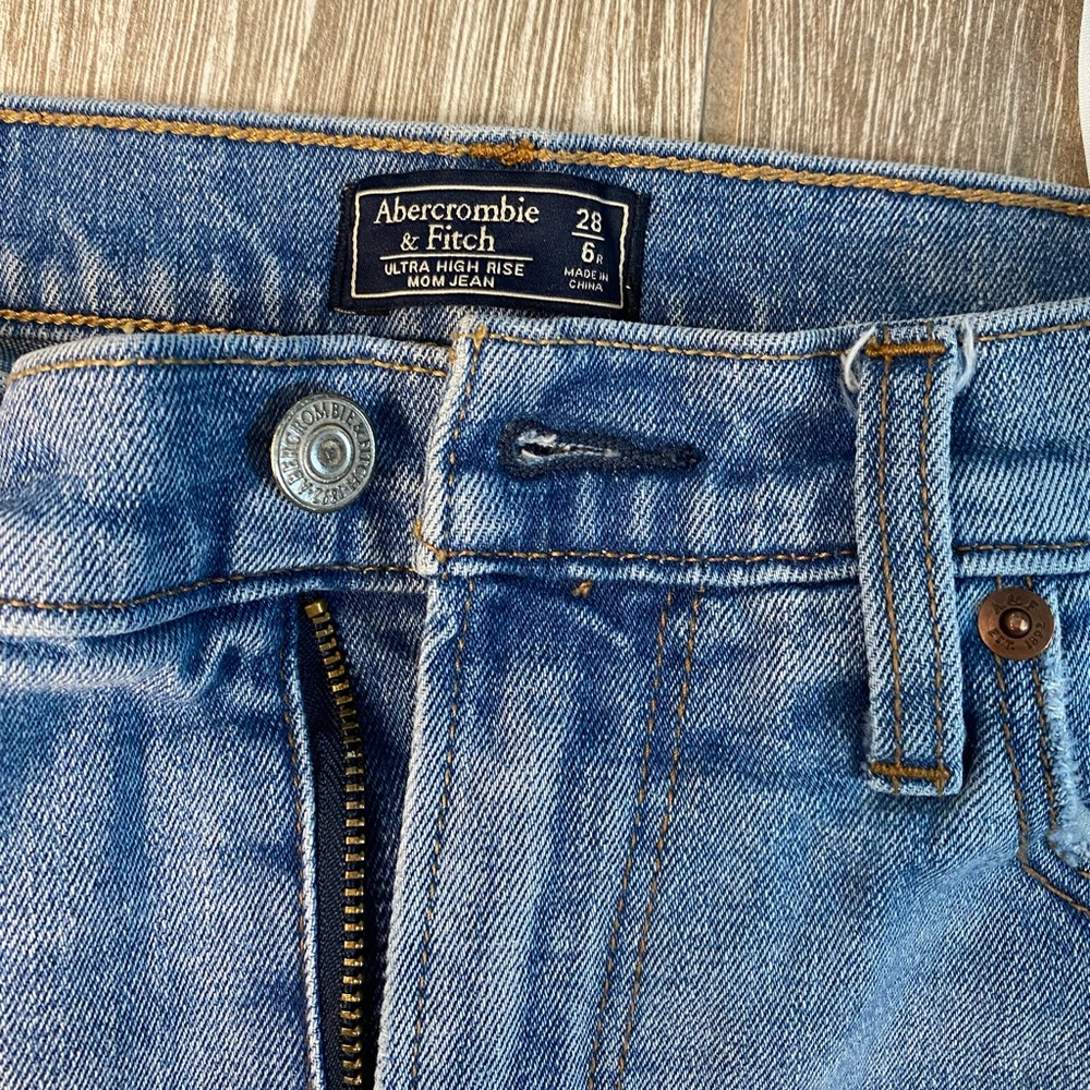 Abercrombie ultra high rise mom jean